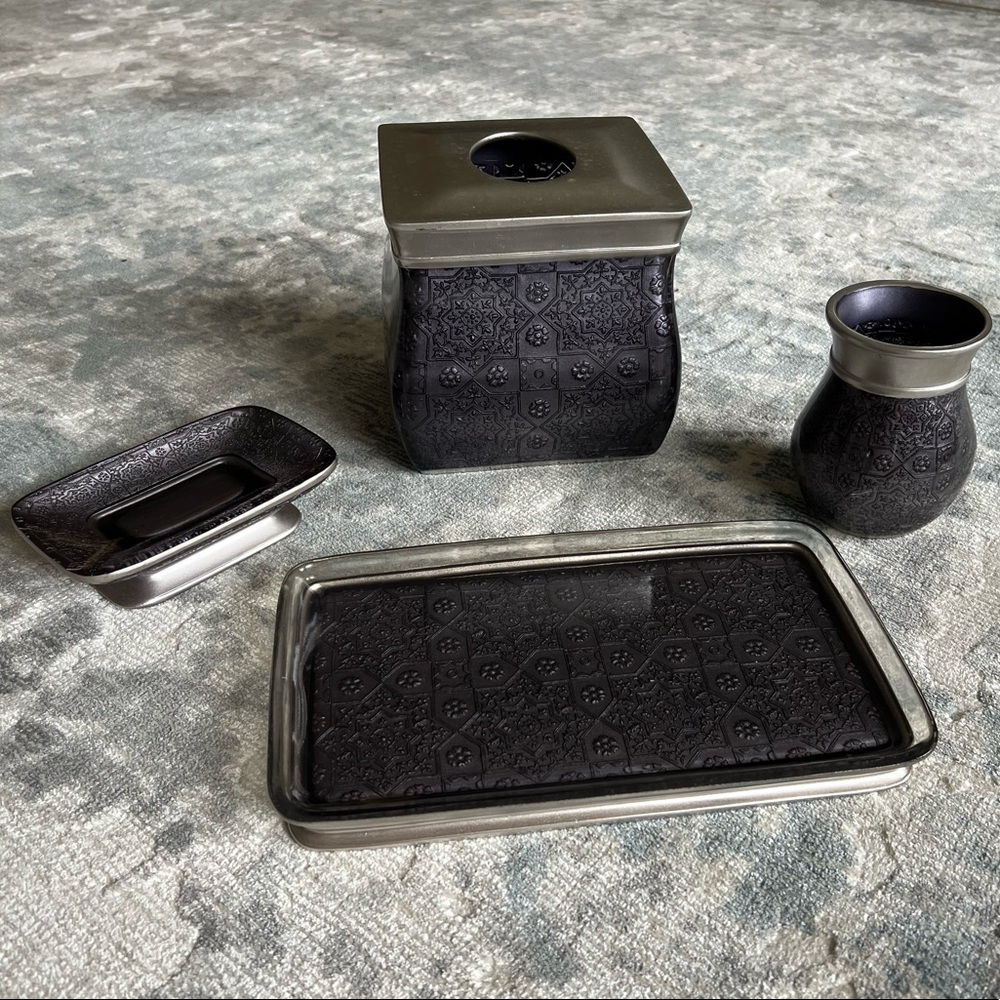 4 Pc Bathroom Accessories- Purple/Silver Resin